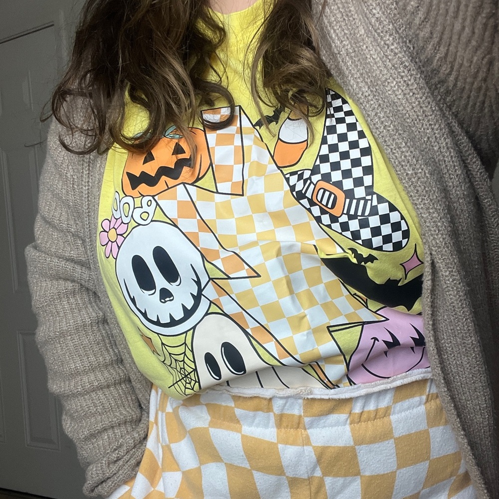New colorful Halloween shirt size XL